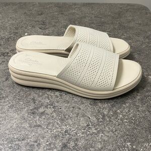 Clarks Women's Cream Perforated Mules